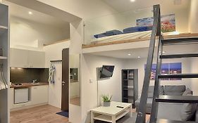 Welcome Home - A Studio Apt In District 7